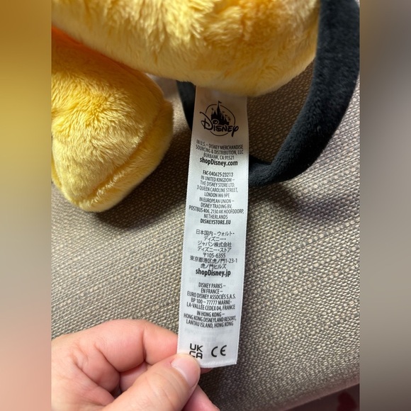 Disney Store Official Pluto Medium Soft Plush Toy, Medium 13 3/4 inches - Picture 4 of 6